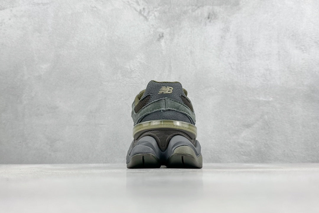 New Balance 9060 - Donkergroen