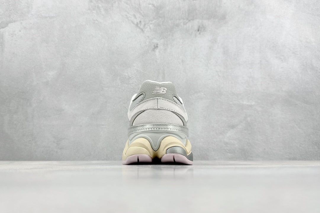 New Balance 9060 - Grijs/Roze