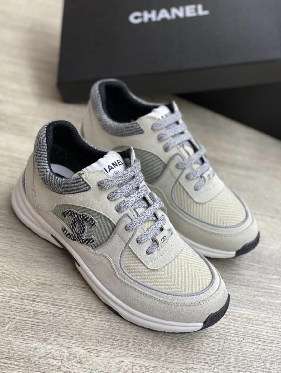 Chanel Sneakers - Grijs/Wit