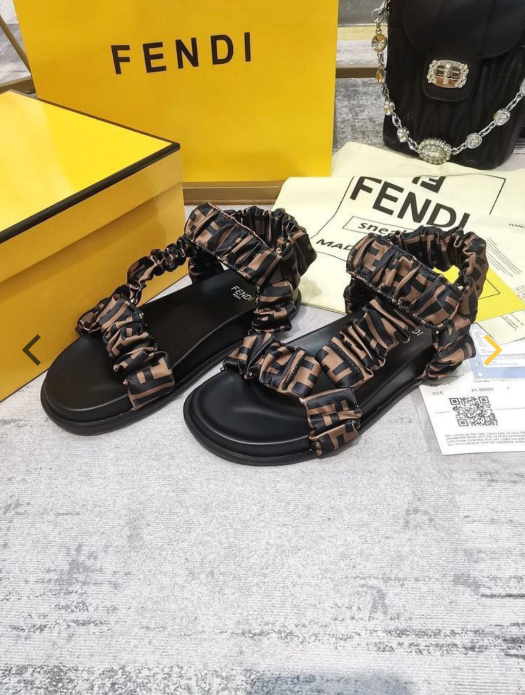 Fendi Sandalen