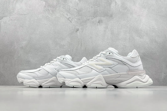 New Balance 9060 - Lichtgrijs